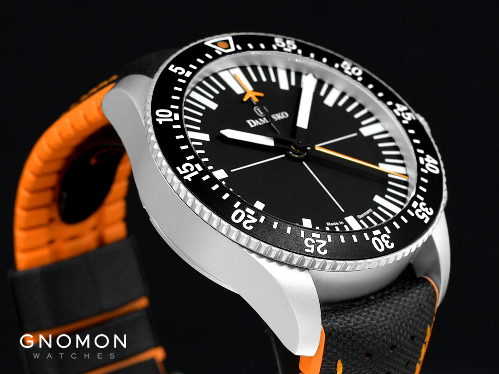 DC80 Orange - Central Minutes Chrono - Image 8