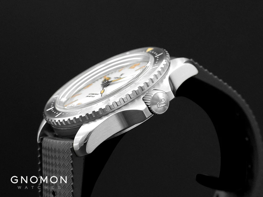 Diver White - Rubber - Image 7