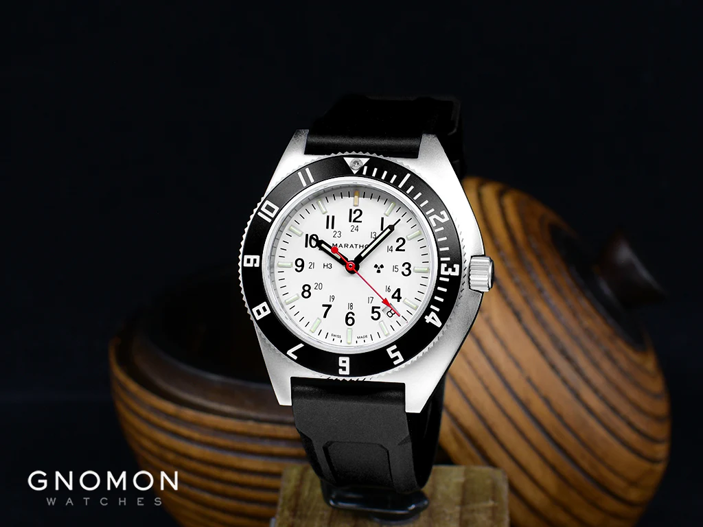 Pilot’s Navigator Stainless Steel Arctic Quartz w/Date (SSNAV-D) - 3-Piece Rubber Strap Kit Ref. WW194013SS-0530 - Image 2