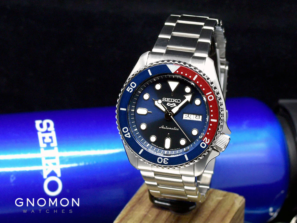 Seiko 5 Sports “Sports Style” Blue/Red Ref. SBSA003 - Image 2