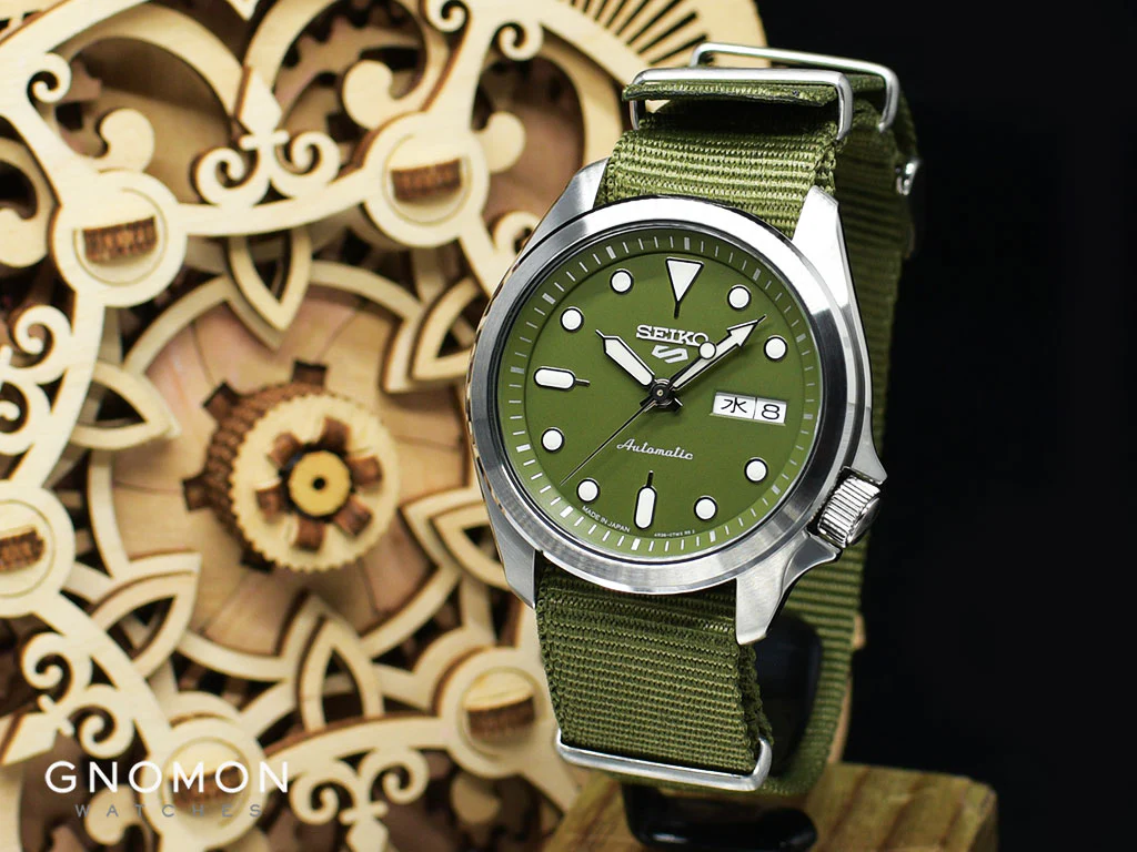 Seiko 5 Sports “Sports Style” Military Green 40 Ref. SBSA055 - Image 2