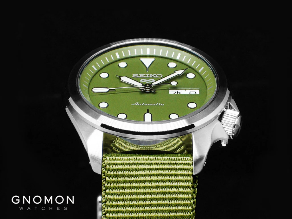 Seiko 5 Sports “Sports Style” Military Green 40 Ref. SBSA055 - Image 6