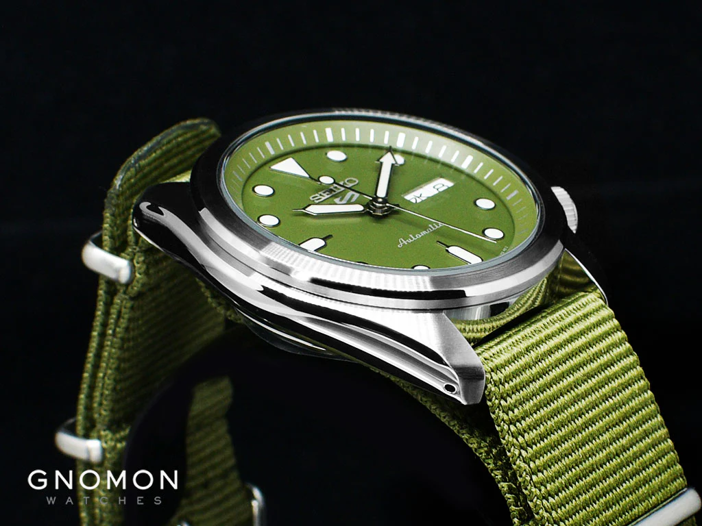 Seiko 5 Sports “Sports Style” Military Green 40 Ref. SBSA055 - Image 8