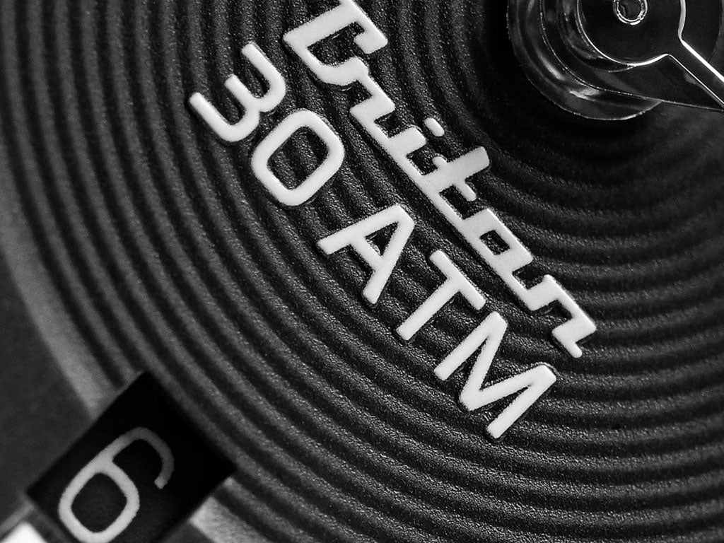 Triton 300 Black - Image 10
