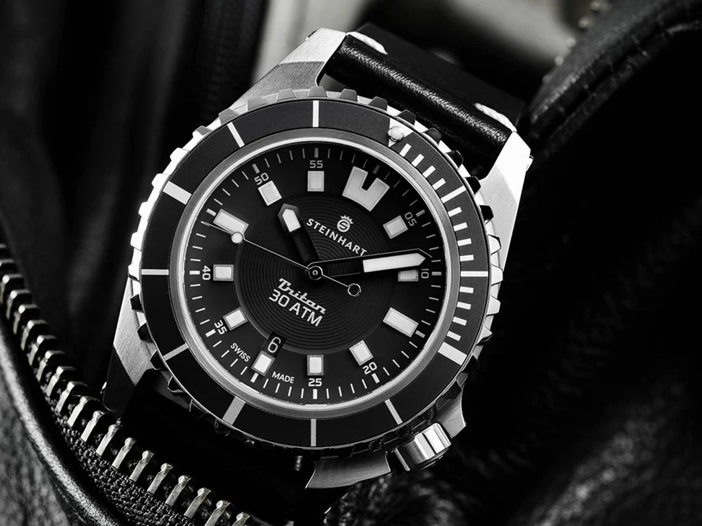 Triton 300 Black - Image 3